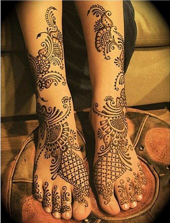 Galeecha Mehendi Glitter Hand Painted Cream Tattoo Cream Color