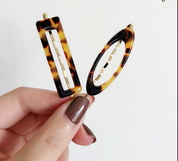 South Korea's Dongdaemun direct delivery Personality minimalist small and versatile leopard pattern side clips Hairpin word clip