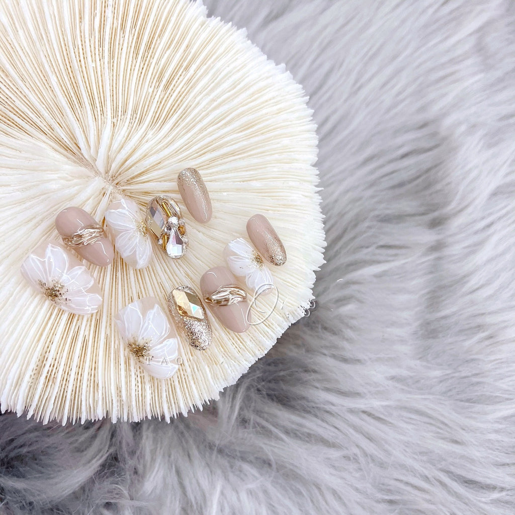 Original Light Luxury Hand-ted Flower Handmade Nail Patch