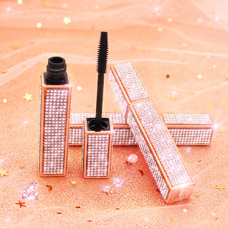 Kiss Kylie Long, shiny and warbling mascara.