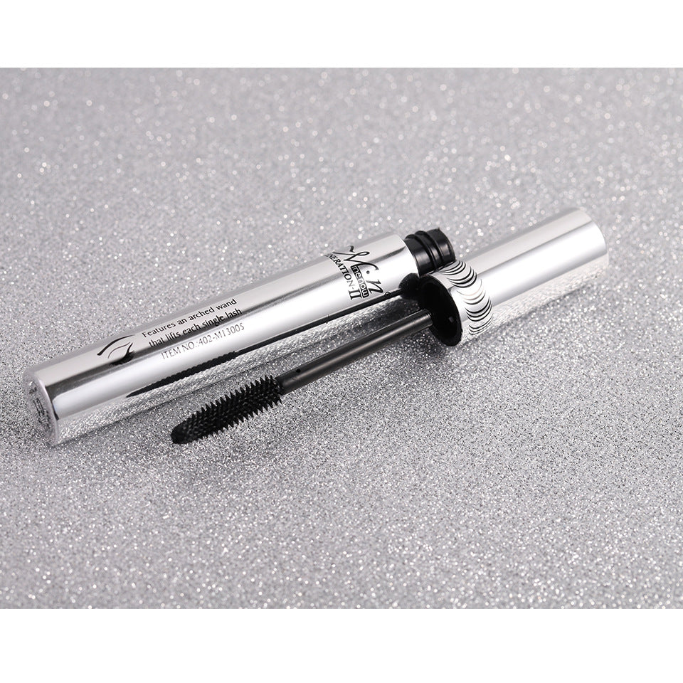 M.N Menow Thick and waterproof mascara