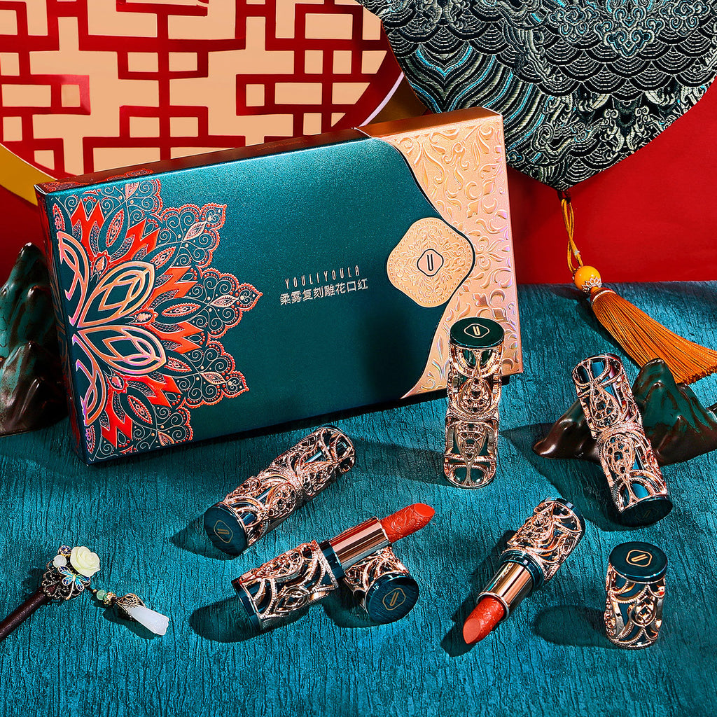 Youliyoula Soft Fog Vintage Carved Lipstick Kit