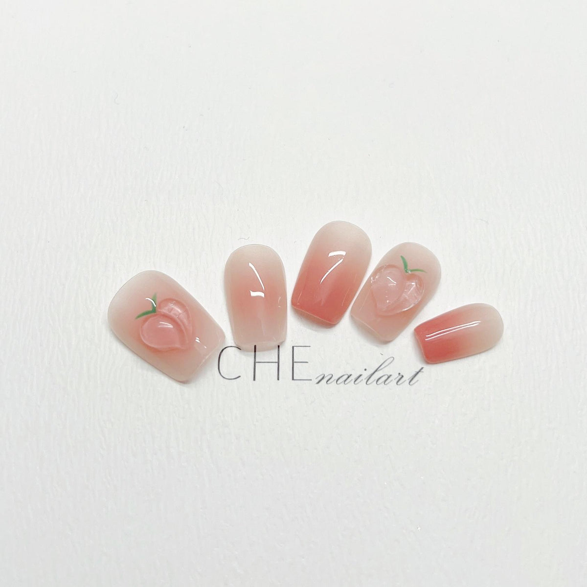 Hand-worn Nail Short Ladder Manicure