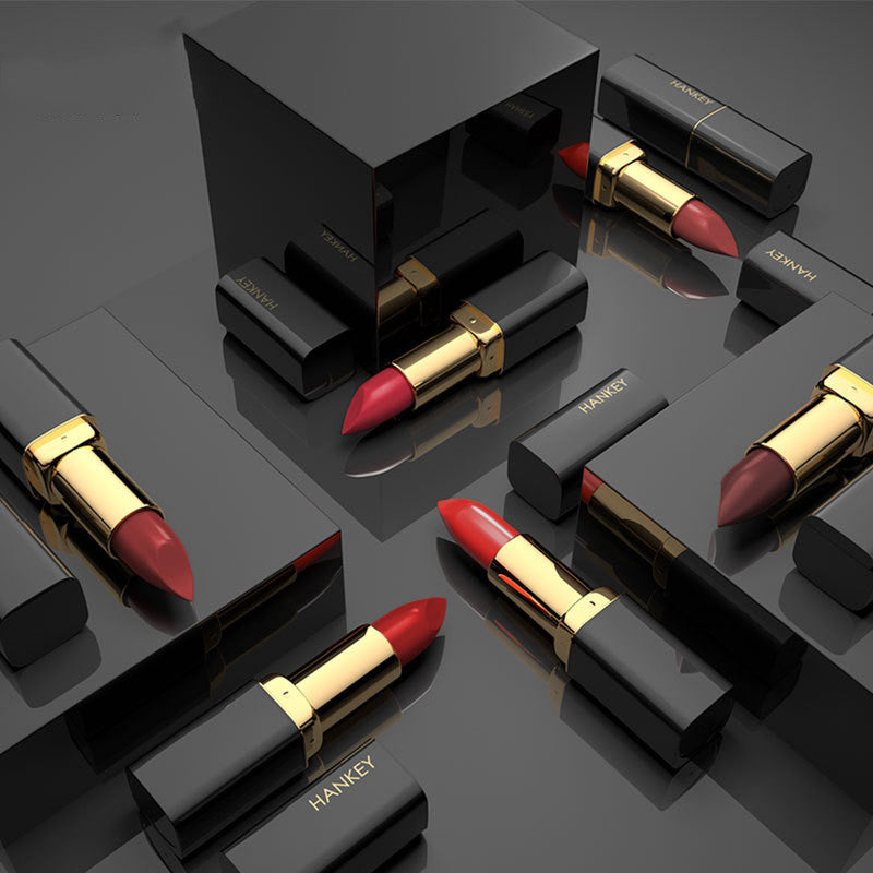 Hankey Lipstick Moisturizes And Does Not Fade Easily