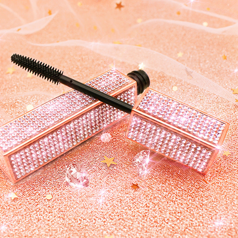 Kiss Kylie Long, shiny and warbling mascara.