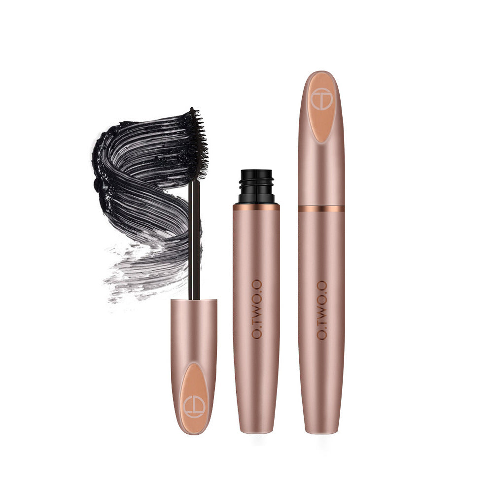 O.TWO.O Thick, Long Waterproof Curling And Smudge-resistant Mascara