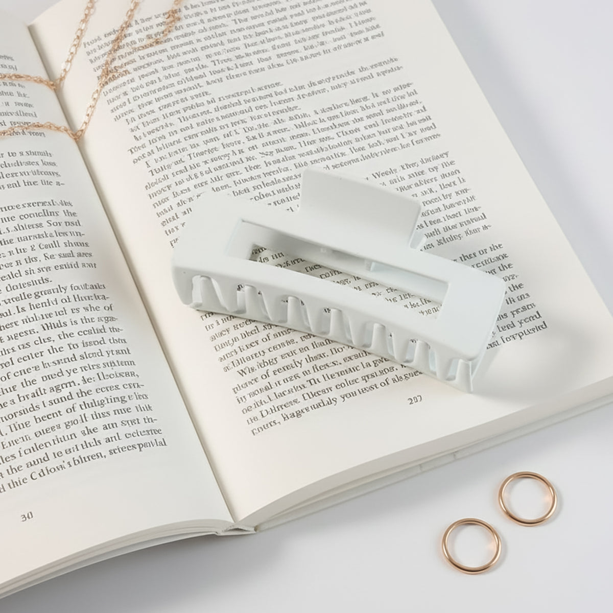 Large Stylish Plastic Hair Clip (1 Pc)