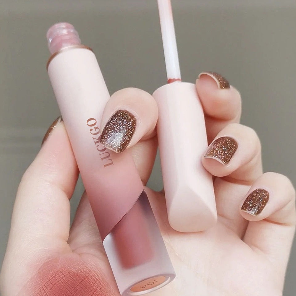 Luckgo Plain Face White Good-looking Lip Lacquer