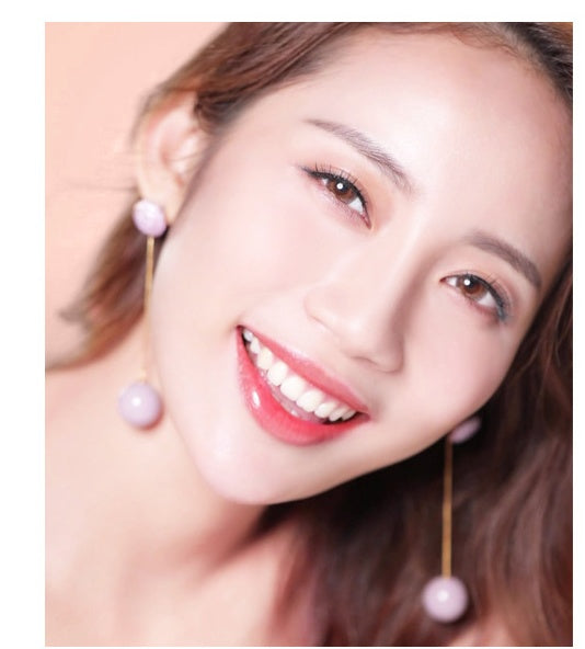Leezi Press-type Brush Foundation Is Light And Moisturizing
