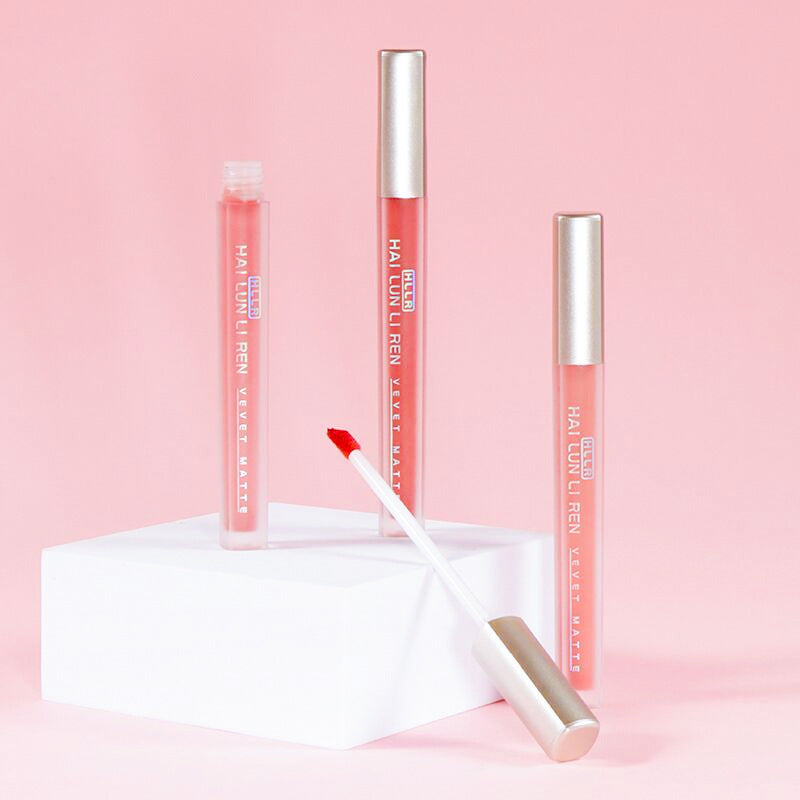 HLLR Mist Glossy Lip Glaze Is Light And Not Easy To Touch Matte Lipstick