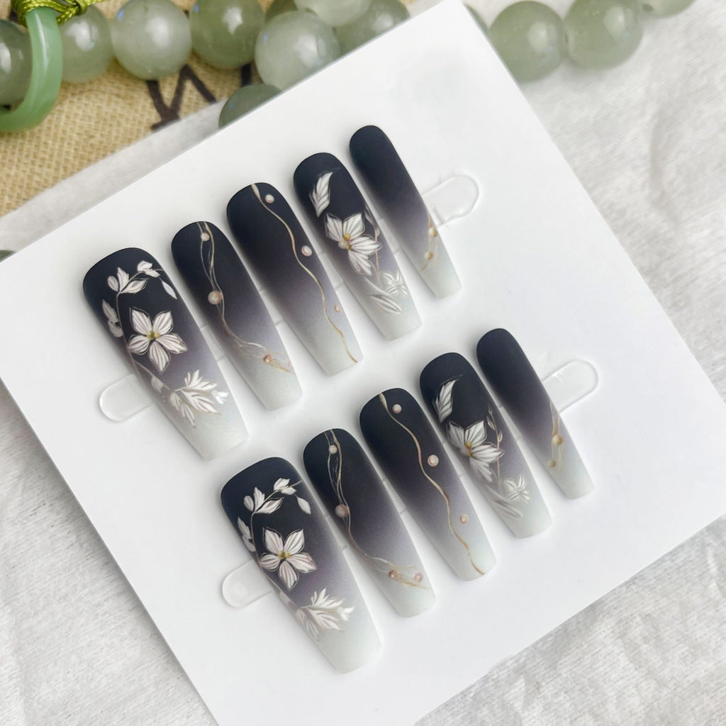 Press On Nails New Chinese Ancient Style Flower New Year Dark Prefabricated Nail Tip Wear Armor