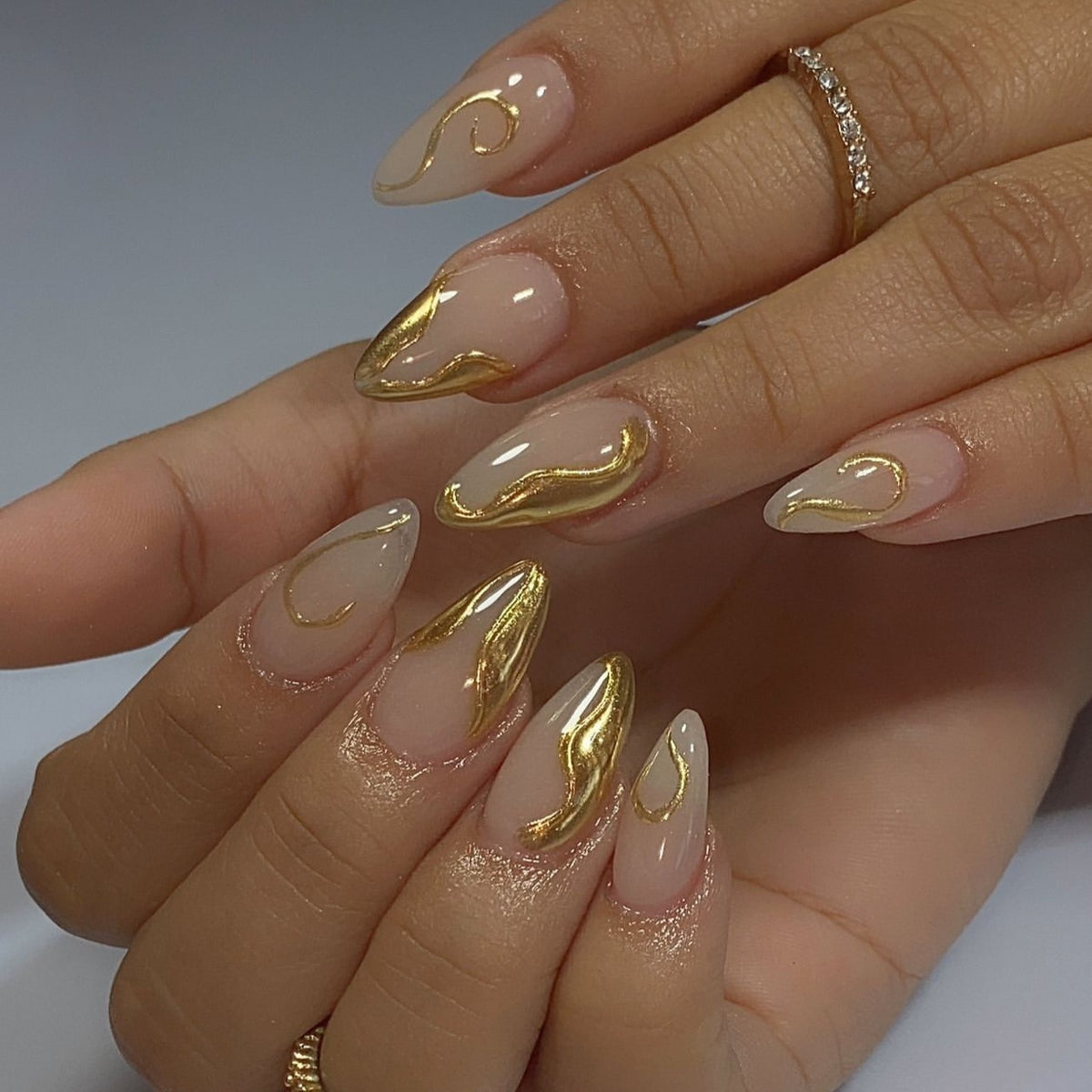 3D Gold Irregular Nail Art Fake Nails Short Style