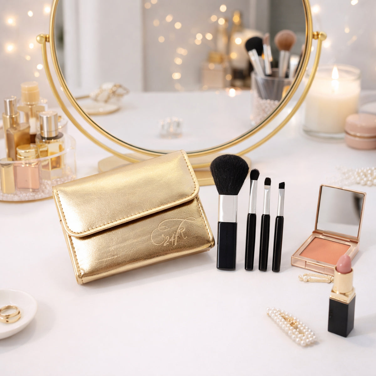 4 In 1 Professional Makeup Brush Set With Premium Storage Pouch (1 Pc)